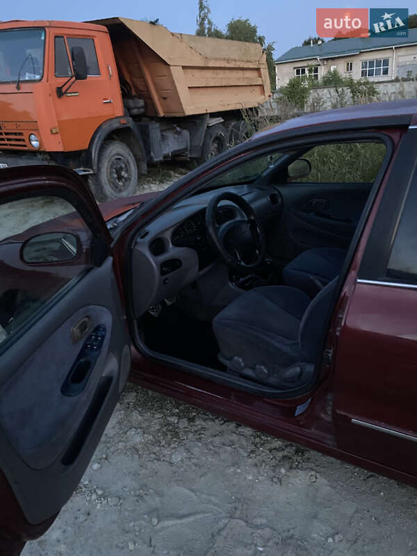 Седан Hyundai Lantra 1999 в Львове