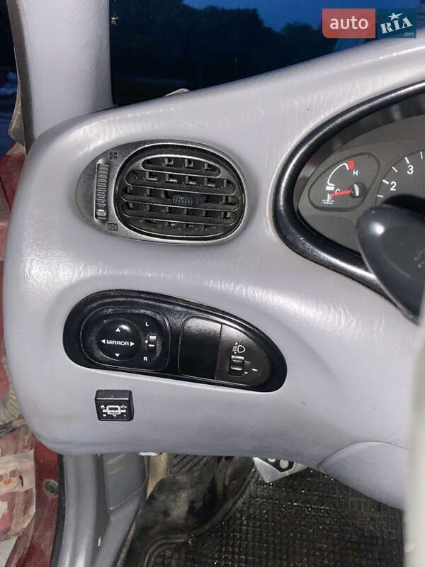 Седан Hyundai Lantra 1999 в Львове