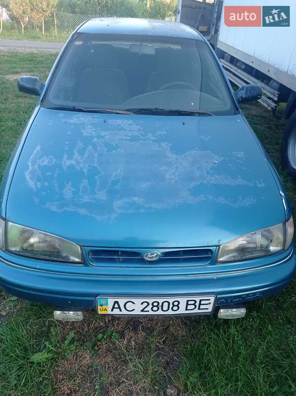 Седан Hyundai Lantra 1992 в Луцке