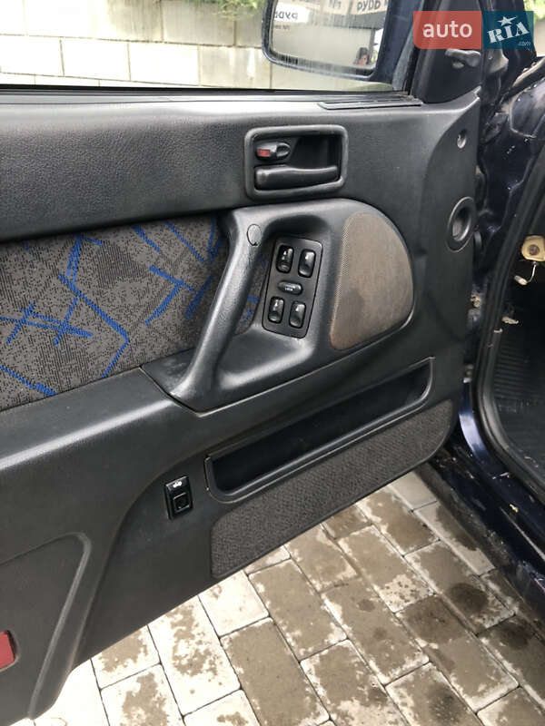 Седан Hyundai Lantra 1994 в Ровно