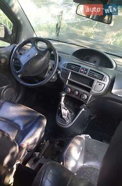 Минивэн Hyundai Matrix 2003 в 