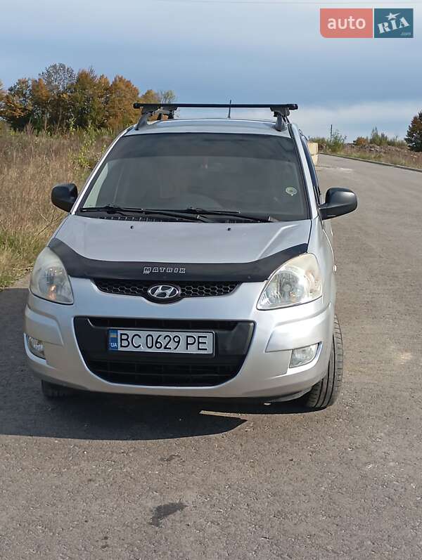 Минивэн Hyundai Matrix 2008 в Стебнику