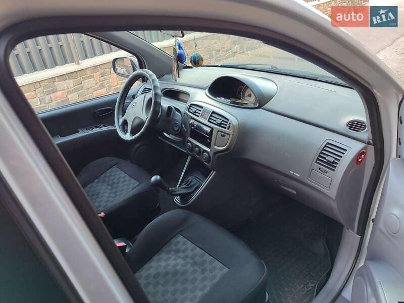 Минивэн Hyundai Matrix 2005 в Житомире