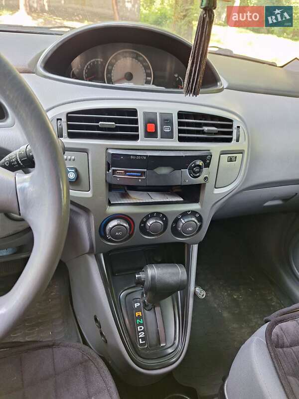 Минивэн Hyundai Matrix 2006 в Каменском