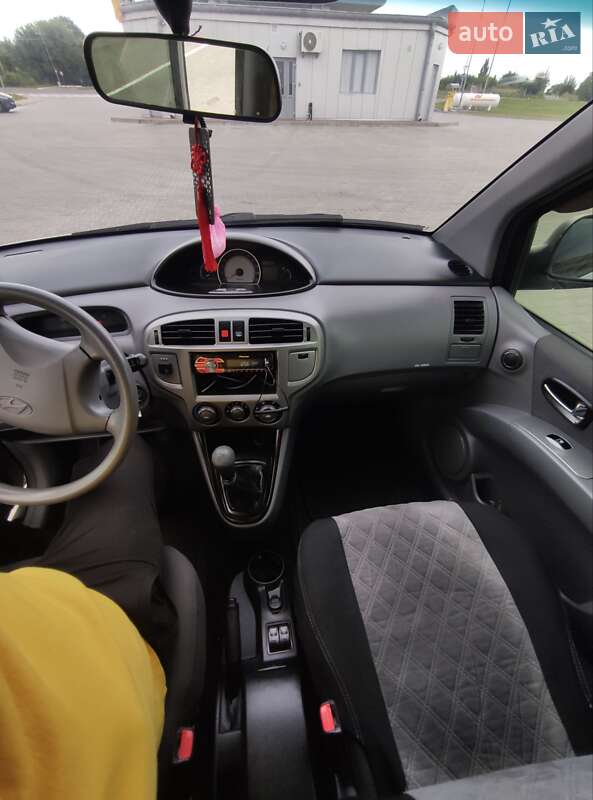 Минивэн Hyundai Matrix 2008 в Горохове