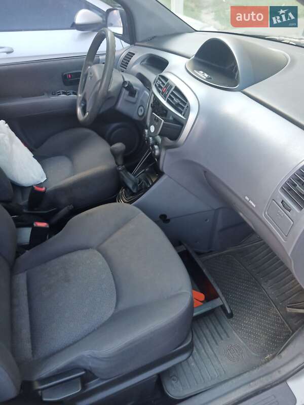 Минивэн Hyundai Matrix 2006 в Сумах фото 8 Минивэн Hyundai Matrix 2006 в Сумах