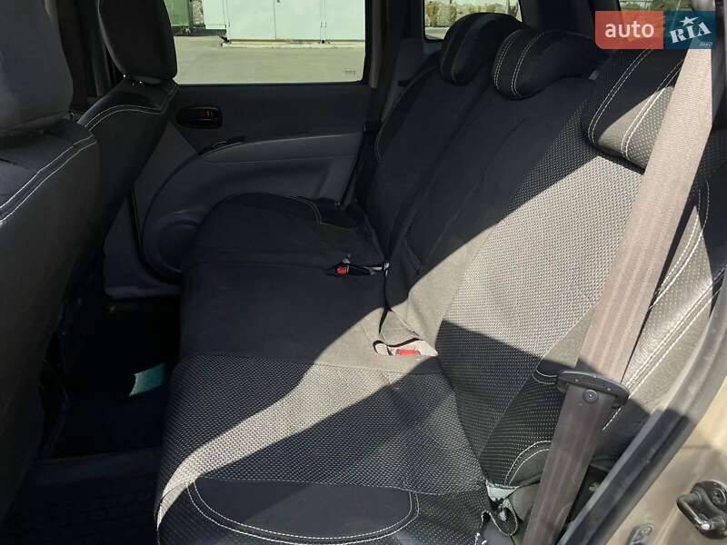 Мінівен Hyundai Matrix 2006 в Дніпрі
