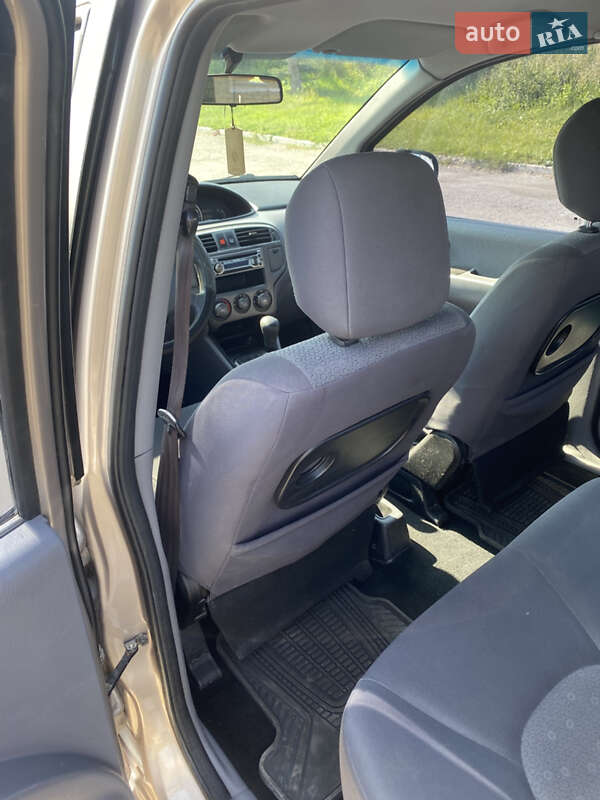 Минивэн Hyundai Matrix 2003 в Тернополе