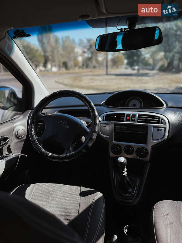 Минивэн Hyundai Matrix 2008 в Николаеве фото 7 Минивэн Hyundai Matrix 2008 в Николаеве