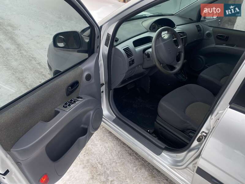 Минивэн Hyundai Matrix 2006 в Староконстантинове