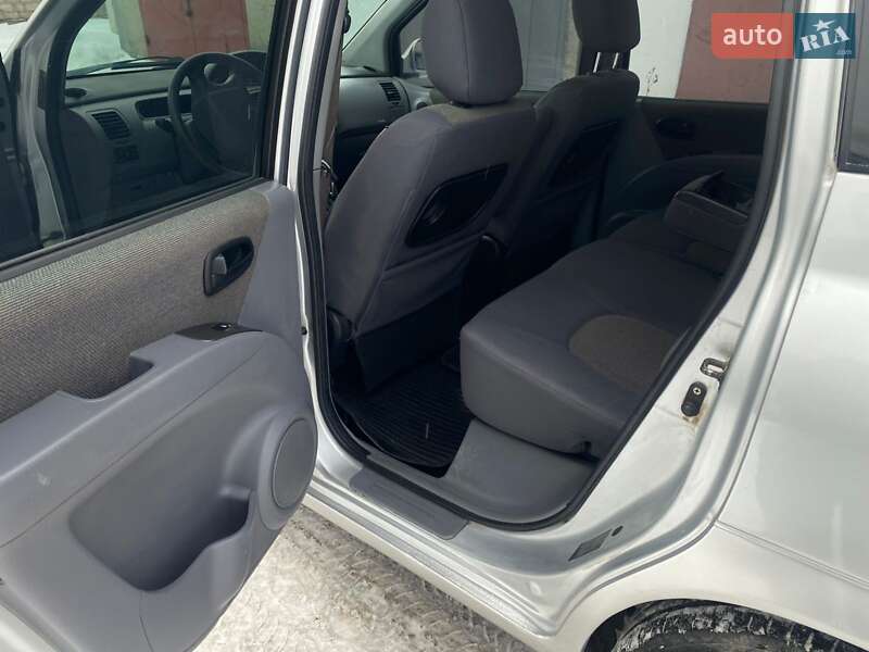Минивэн Hyundai Matrix 2006 в Староконстантинове