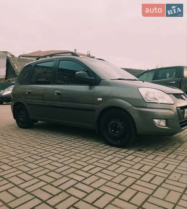 Минивэн Hyundai Matrix 2008 в Павлограде