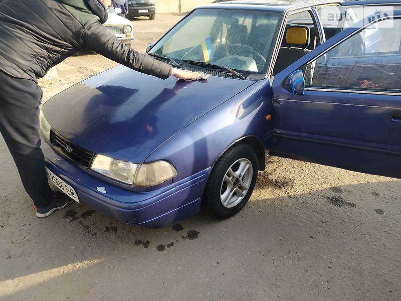 Седан Hyundai Pony 1992 в Запорожье