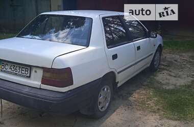 Седан Hyundai Pony 1993 в Новояворовске