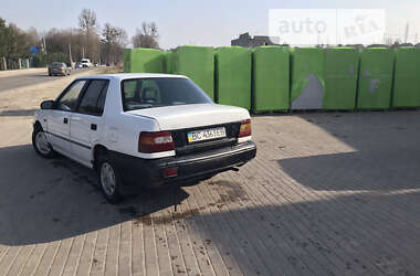 Седан Hyundai Pony 1993 в Новояворовске