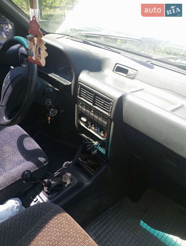 Седан Hyundai Pony 1994 в Києві