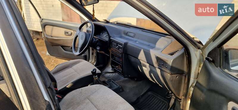 Седан Hyundai Pony 1993 в Луцке