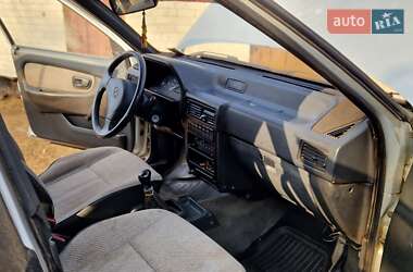 Седан Hyundai Pony 1993 в 