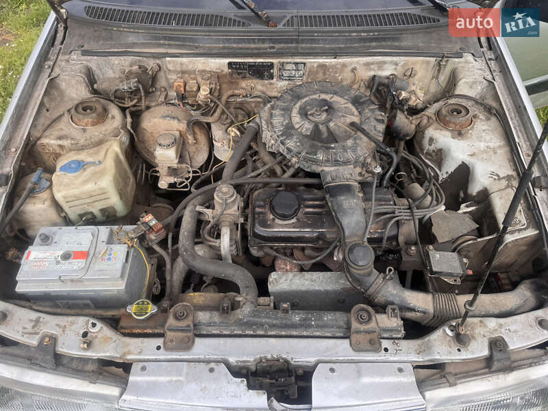 Седан Hyundai Pony 1992 в Львове