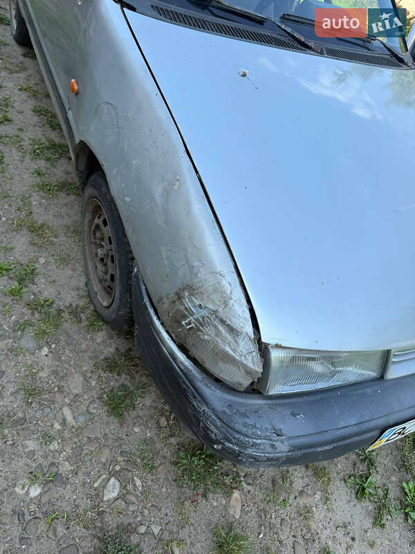 Седан Hyundai Pony 1992 в Львові