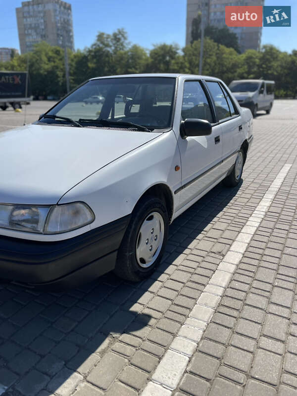Седан Hyundai Pony 1994 в Одессе