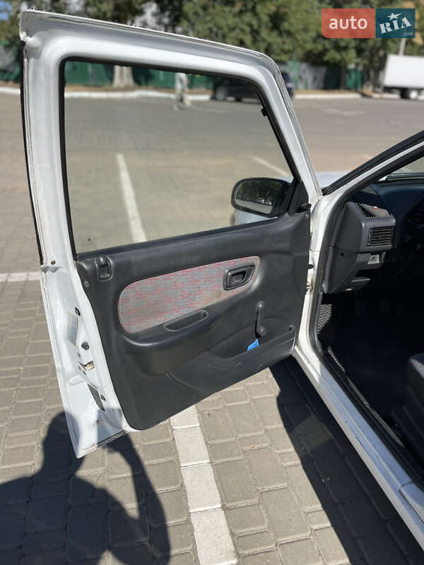 Седан Hyundai Pony 1994 в Одессе