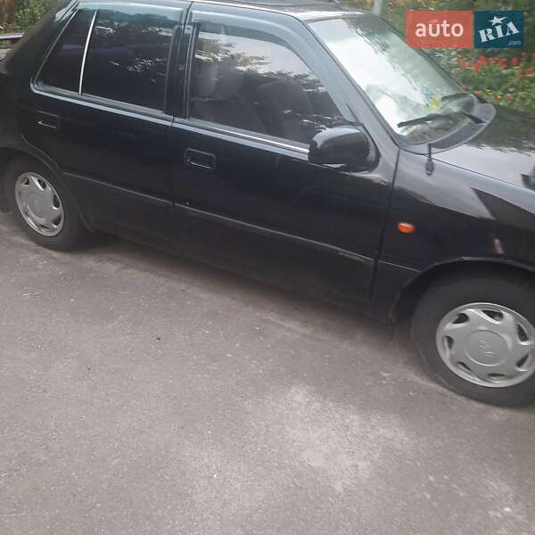 Седан Hyundai Pony 1992 в Буче