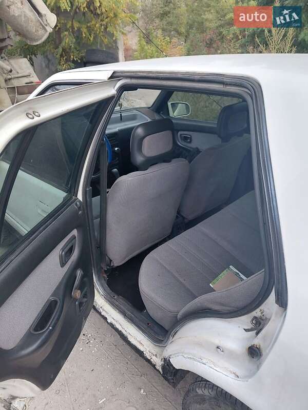 Хэтчбек Hyundai Pony 1992 в Киеве фото 4 Хэтчбек Hyundai Pony 1992 в Киеве