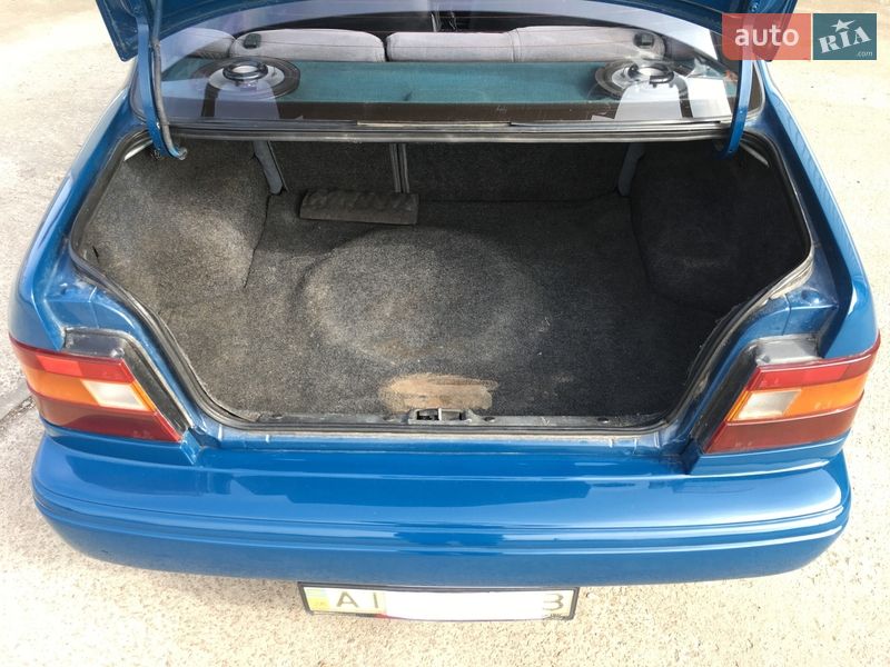 Седан Hyundai Pony 1992 в Вышгороде