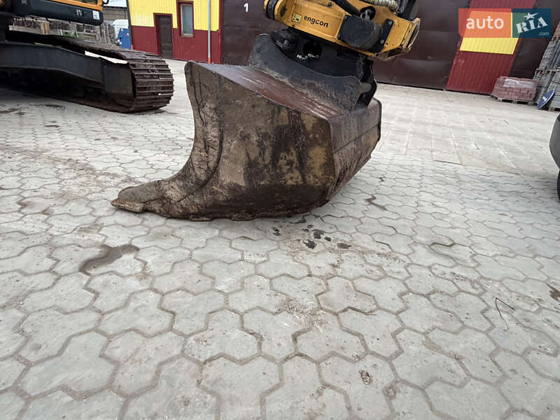 Гусеничный экскаватор Hyundai R 250 NLC-9 2012 в Одессе