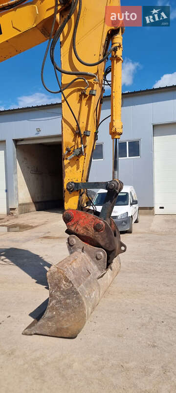 Гусеничный экскаватор Hyundai Robex 220 LC-9A 2012 в Самборе