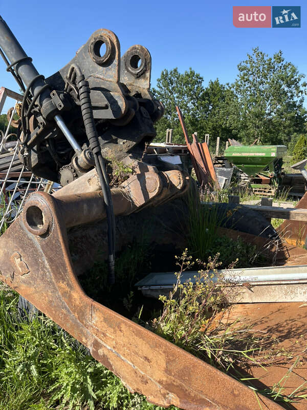 Гусеничный экскаватор Hyundai ROBEX 2007 в Косове фото 28 Гусеничный экскаватор Hyundai ROBEX 2007 в Косове