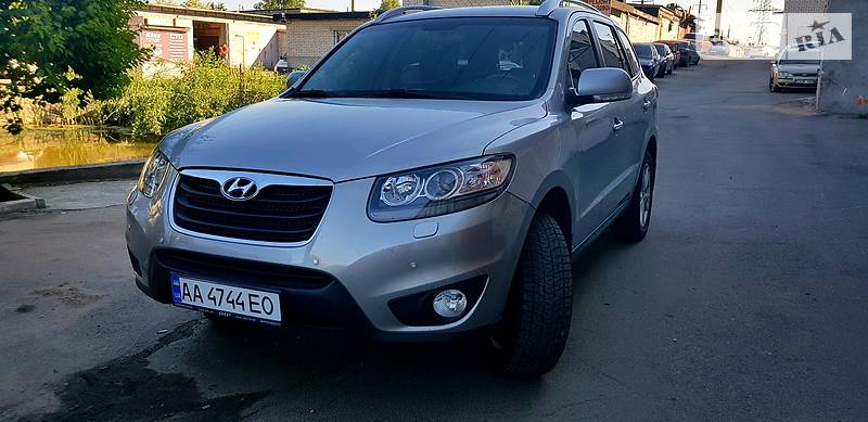 Hyundai Santa FE 2011 года