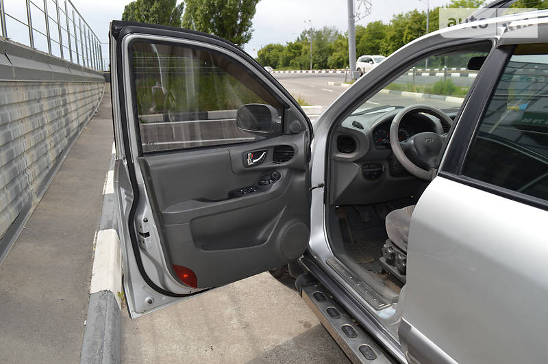 Позашляховик / Кросовер Hyundai Santa FE 2003 в Харкові