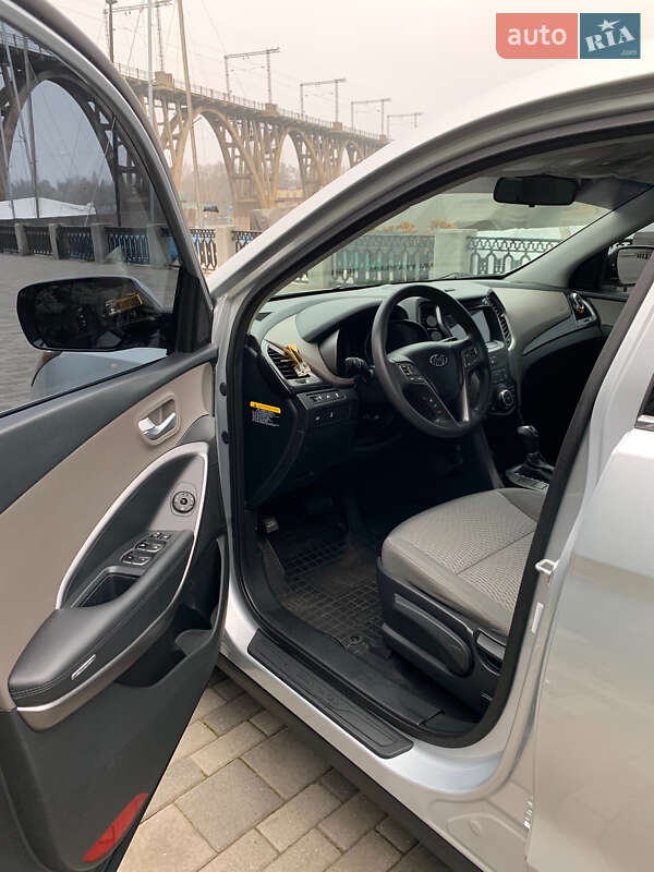 Позашляховик / Кросовер Hyundai Santa FE 2015 в Дніпрі