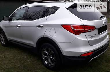 Позашляховик / Кросовер Hyundai Santa FE 2013 в 