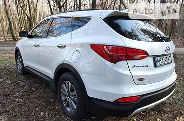 Внедорожник / Кроссовер Hyundai Santa FE 2014 в 
