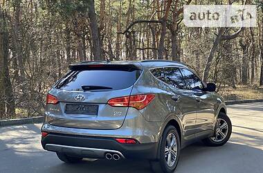 Позашляховик / Кросовер Hyundai Santa FE 2014 в 