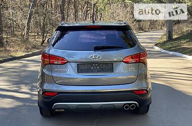 Позашляховик / Кросовер Hyundai Santa FE 2014 в 