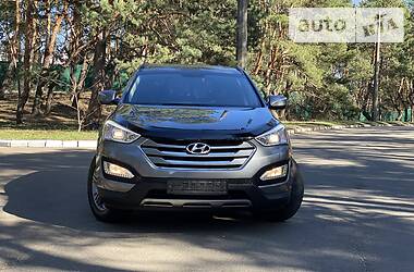 Позашляховик / Кросовер Hyundai Santa FE 2014 в 
