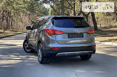 Позашляховик / Кросовер Hyundai Santa FE 2014 в 