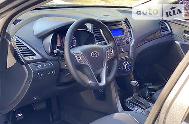Позашляховик / Кросовер Hyundai Santa FE 2014 в 