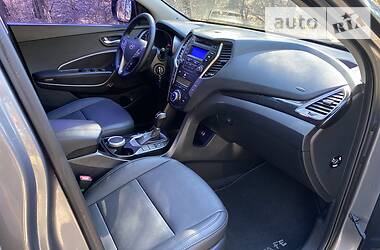 Позашляховик / Кросовер Hyundai Santa FE 2014 в 