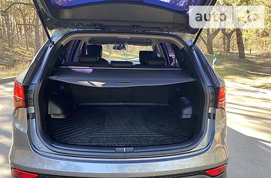 Позашляховик / Кросовер Hyundai Santa FE 2014 в 