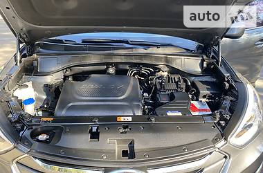 Позашляховик / Кросовер Hyundai Santa FE 2014 в 