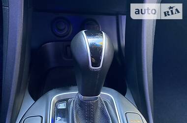 Позашляховик / Кросовер Hyundai Santa FE 2014 в 
