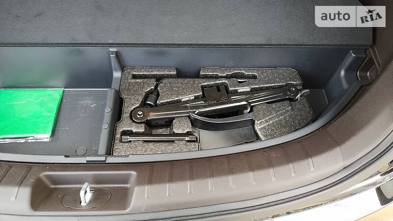 Позашляховик / Кросовер Hyundai Santa FE 2017 в Роздільній фото 10 Позашляховик / Кросовер Hyundai Santa FE 2017 в Роздільній