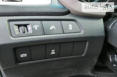 Позашляховик / Кросовер Hyundai Santa FE 2013 в 