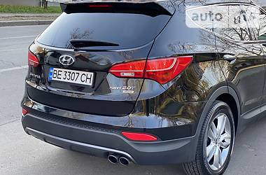 Позашляховик / Кросовер Hyundai Santa FE 2013 в 