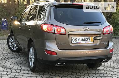 Позашляховик / Кросовер Hyundai Santa FE 2011 в 